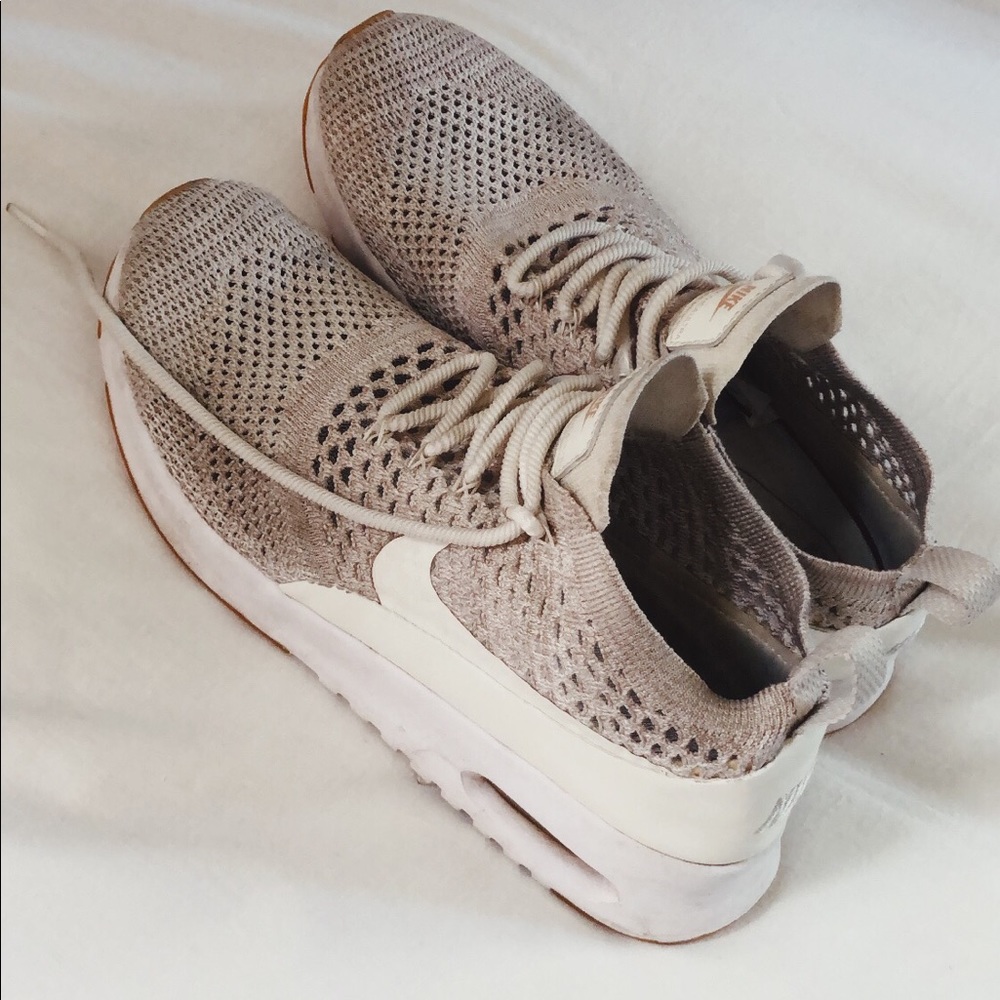 Nike Air Thea Ultra Flyknit Sneaker size 9.